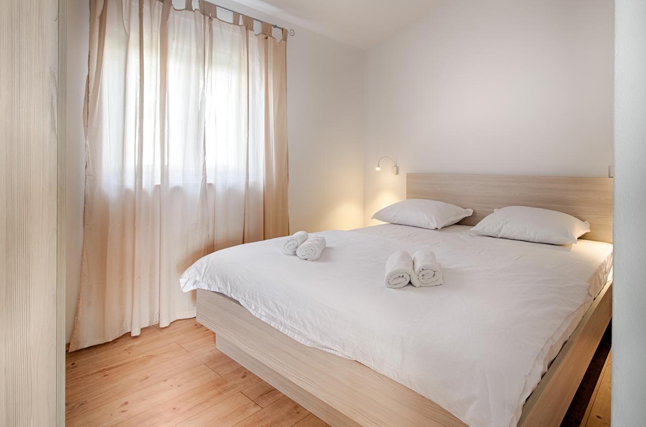 Cezar Luxury Apartment Оміш Екстер'єр фото