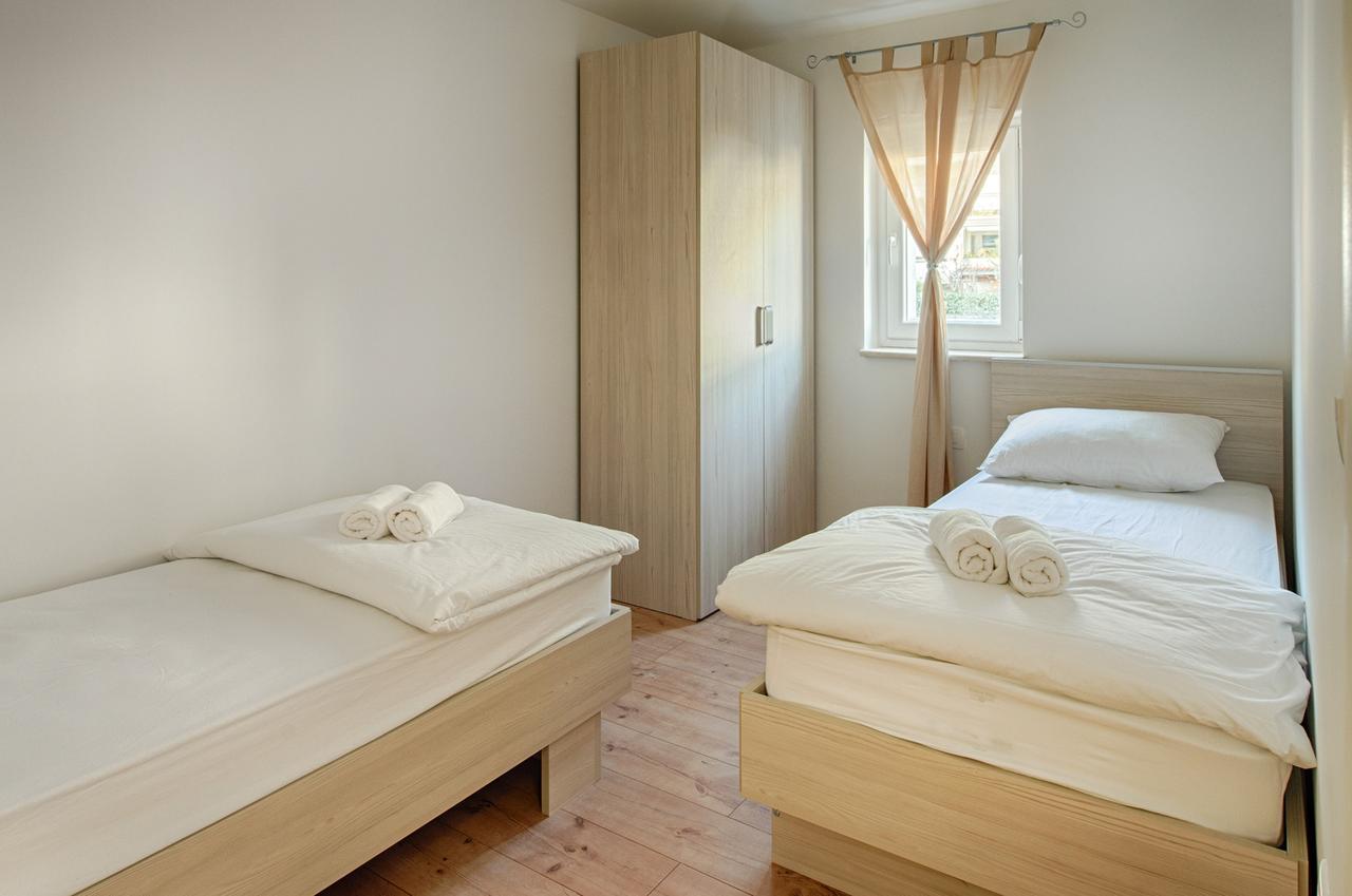 Cezar Luxury Apartment Оміш Екстер'єр фото